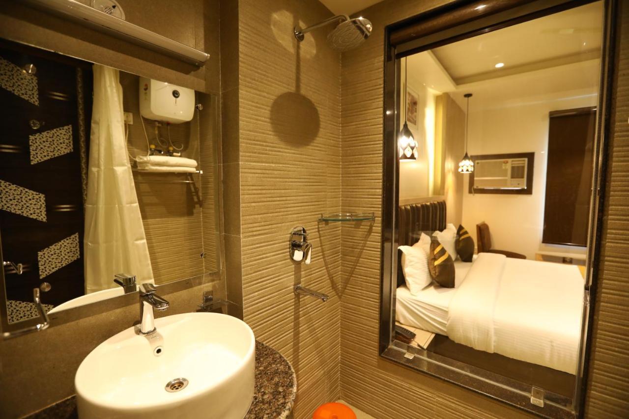Hotel D Silverleaf Lucknow Dış mekan fotoğraf