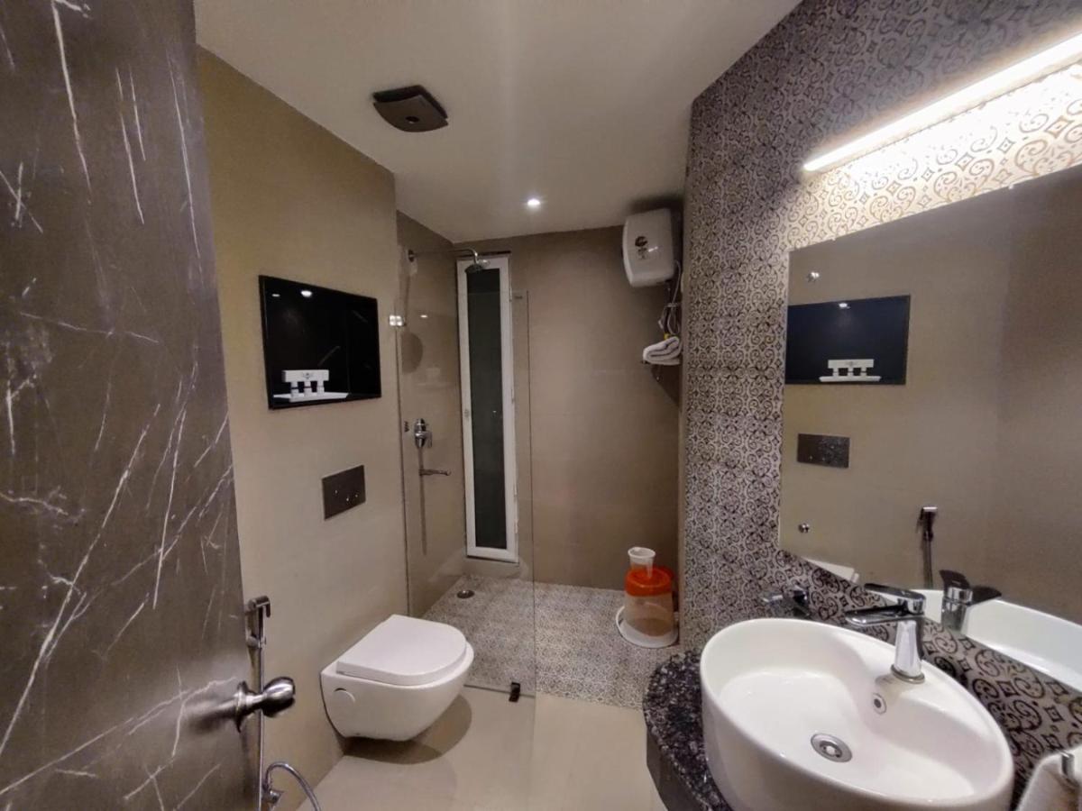 Hotel D Silverleaf Lucknow Dış mekan fotoğraf