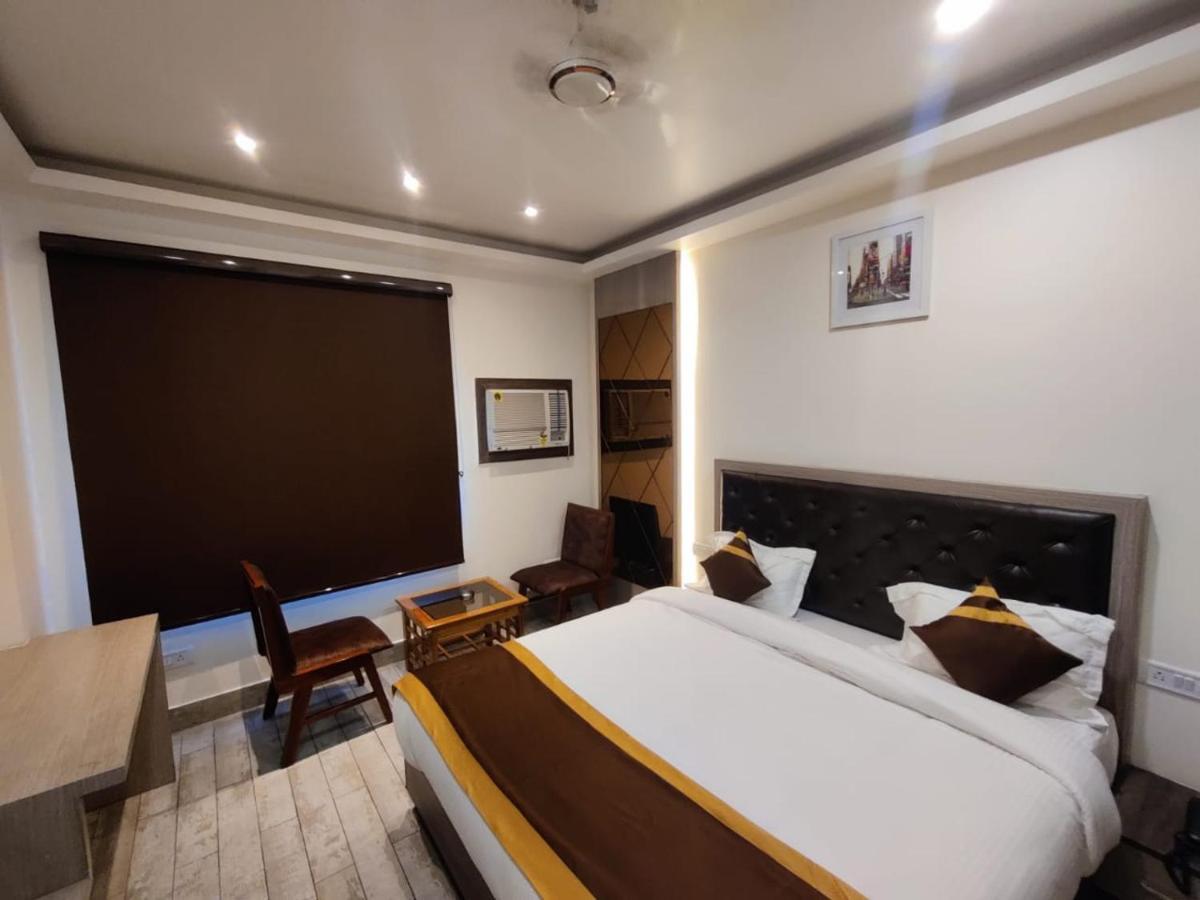 Hotel D Silverleaf Lucknow Dış mekan fotoğraf