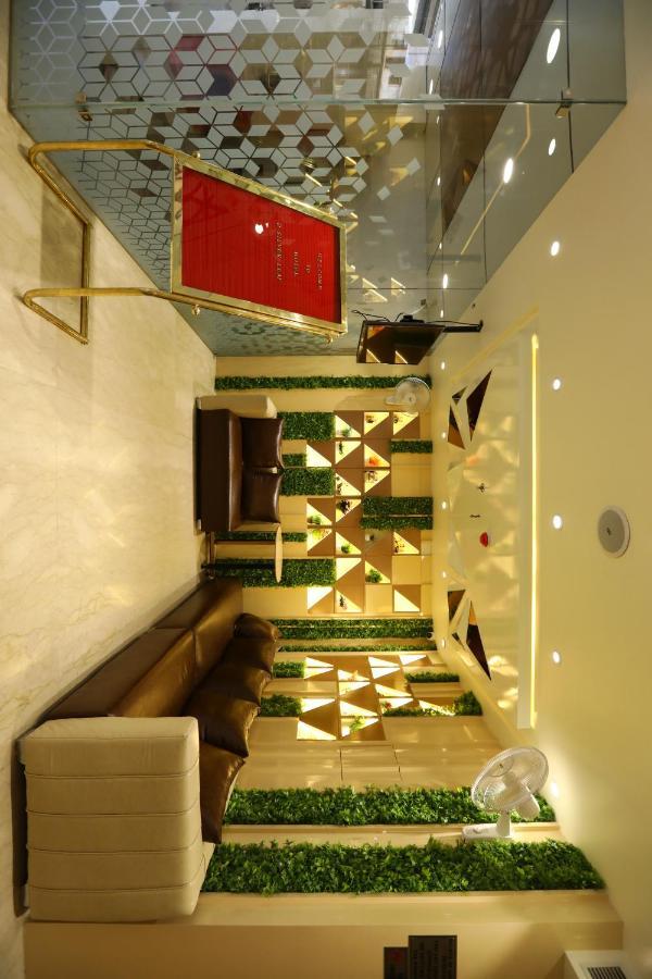 Hotel D Silverleaf Lucknow Dış mekan fotoğraf