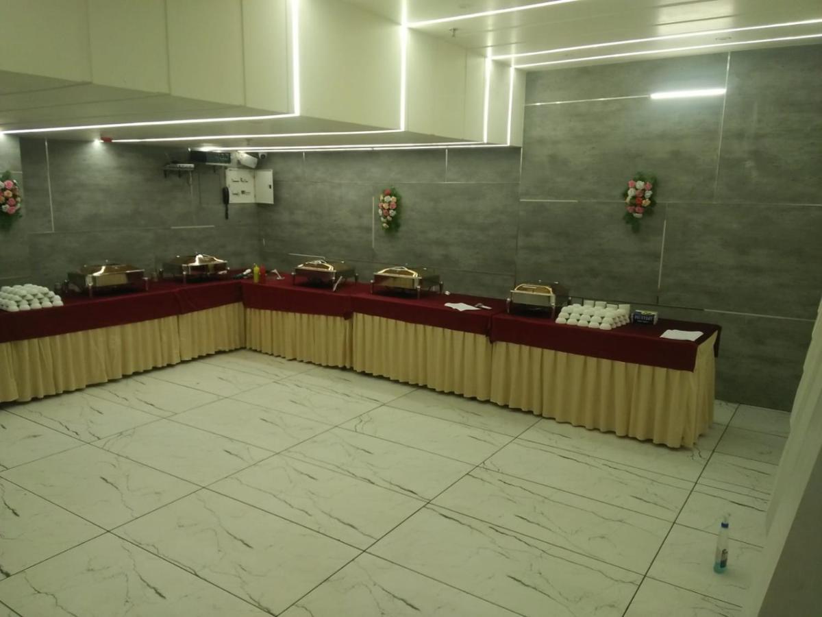 Hotel D Silverleaf Lucknow Dış mekan fotoğraf