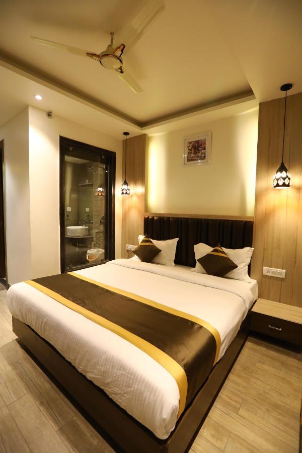 Hotel D Silverleaf Lucknow Dış mekan fotoğraf