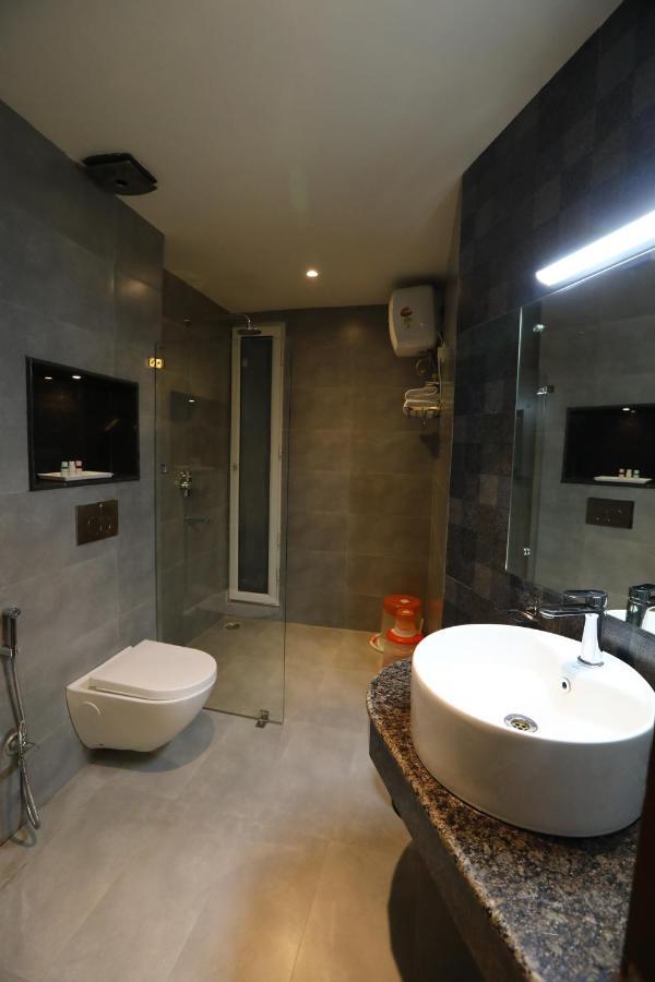 Hotel D Silverleaf Lucknow Dış mekan fotoğraf