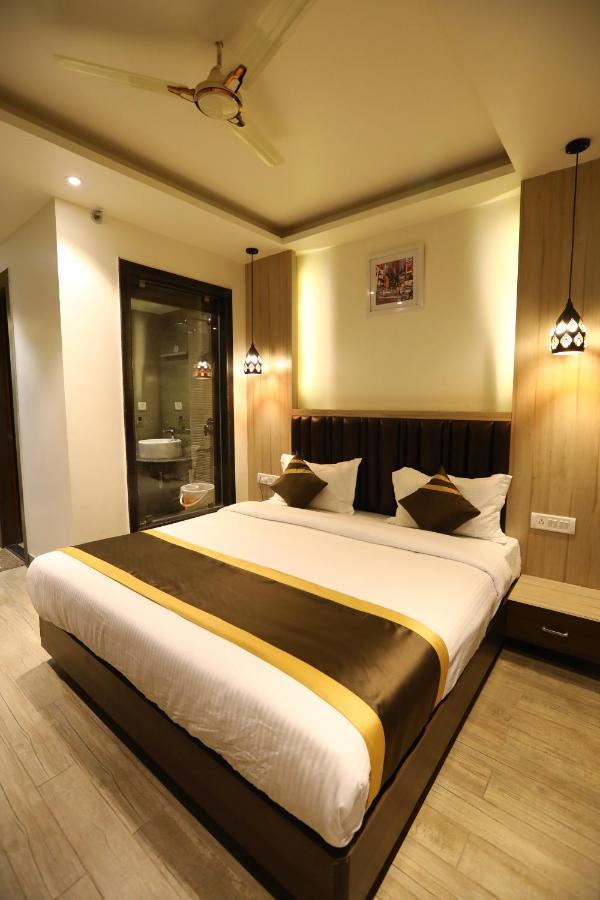 Hotel D Silverleaf Lucknow Dış mekan fotoğraf