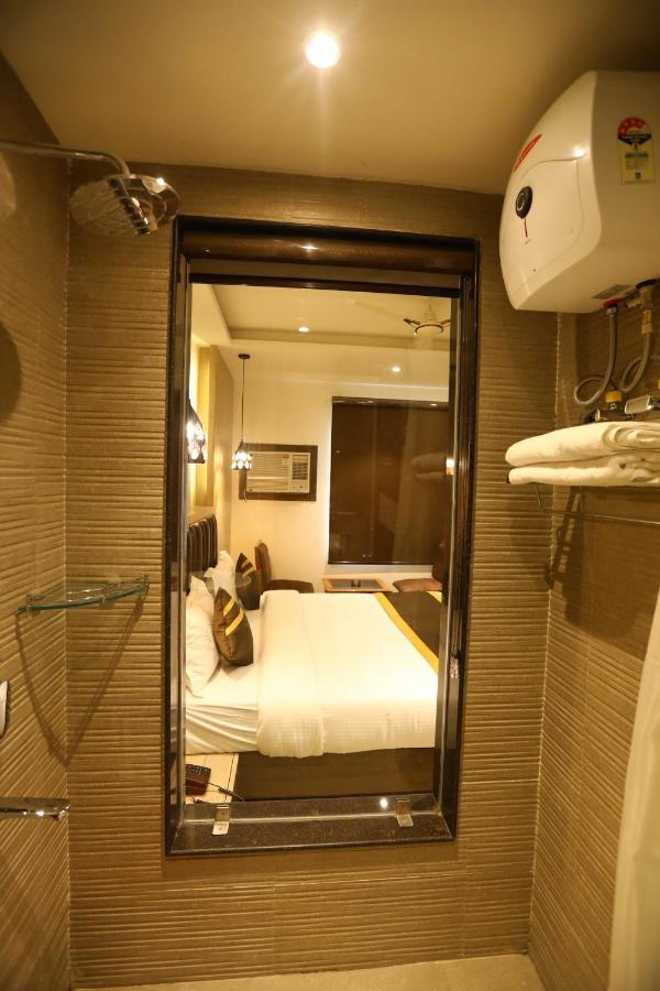 Hotel D Silverleaf Lucknow Dış mekan fotoğraf
