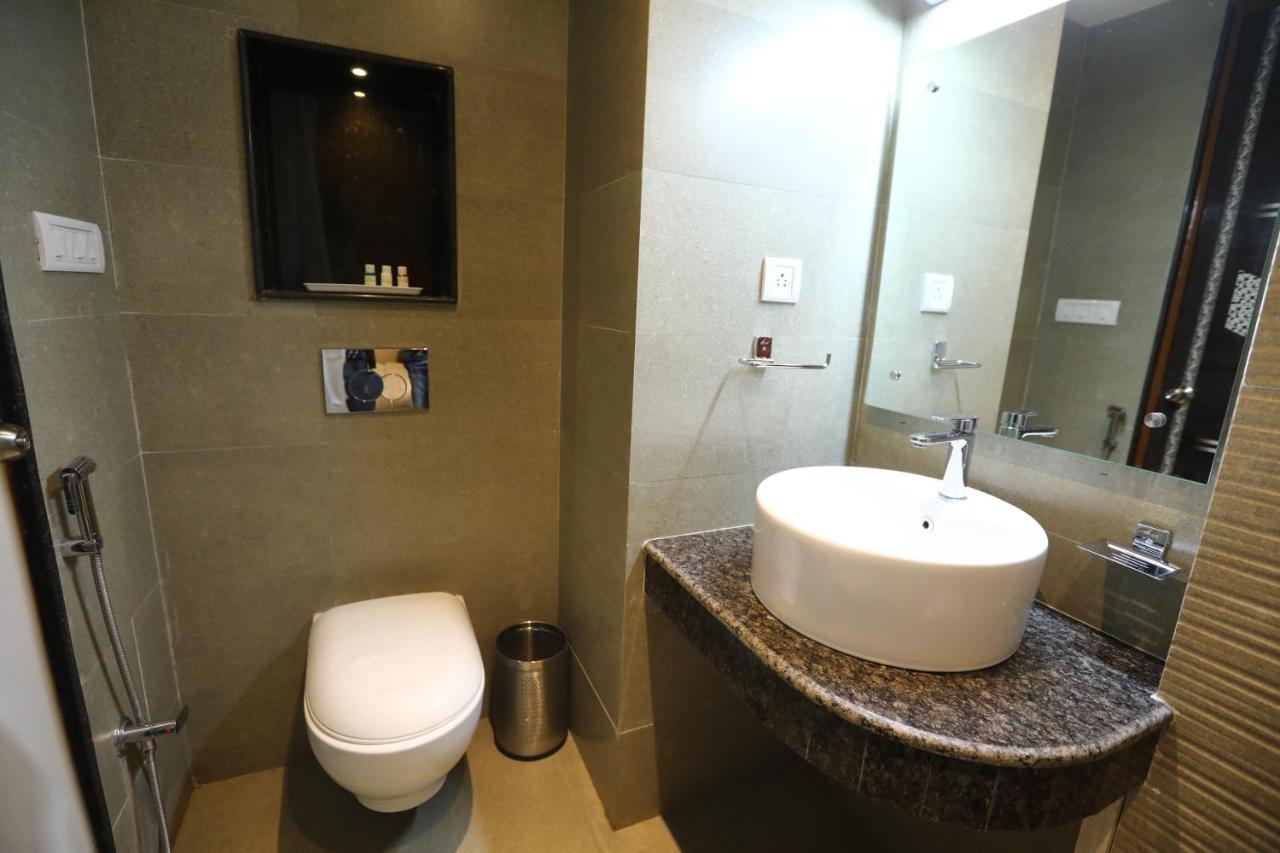 Hotel D Silverleaf Lucknow Dış mekan fotoğraf